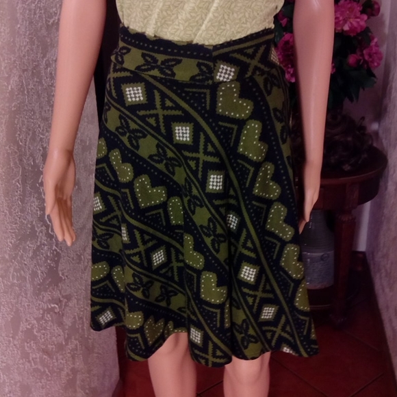 Black Green white cotton Skirts - Picture 2 of 4